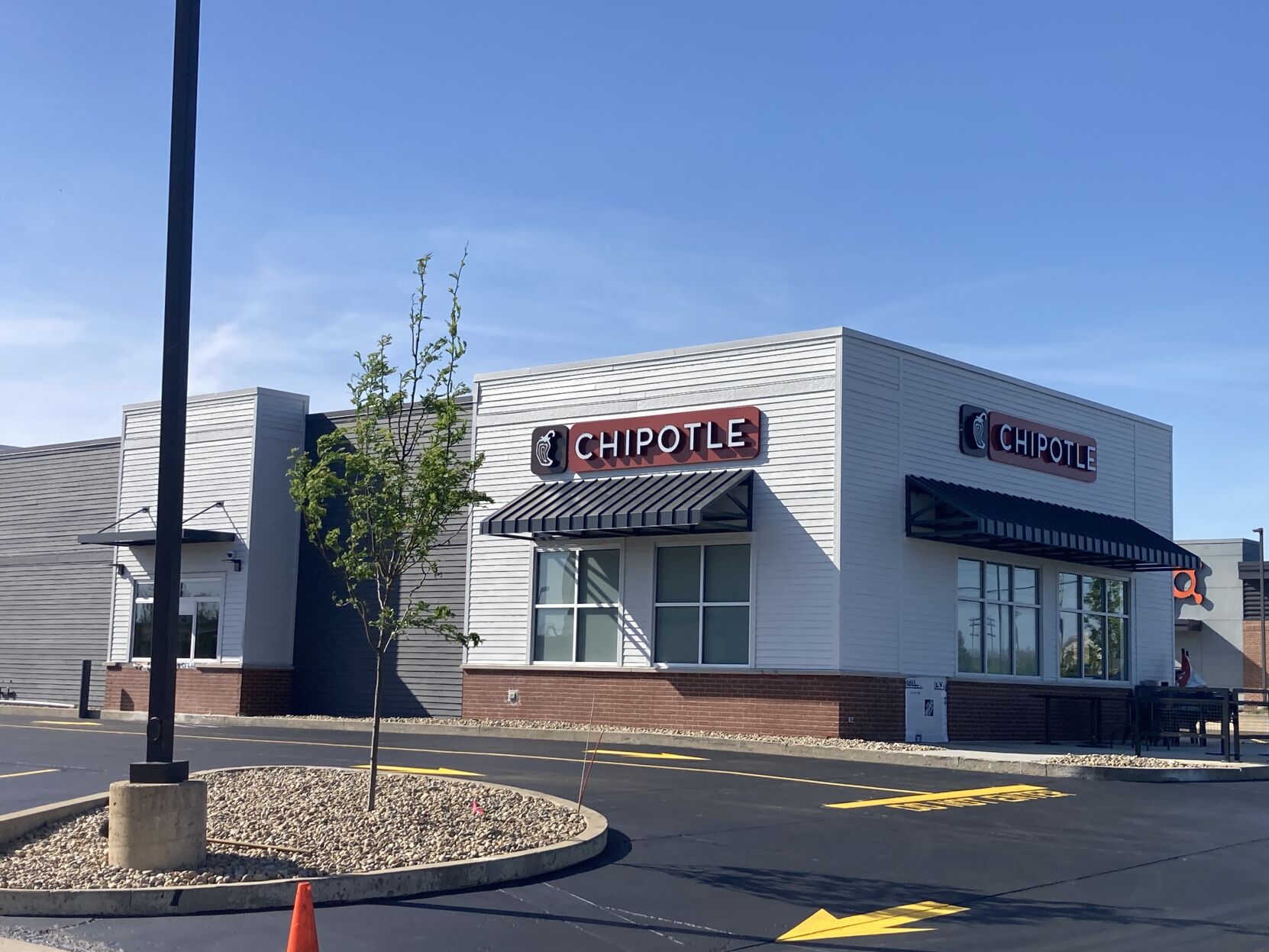 Chipotle on South Neil set to open Monday | Restaurants | news-gazette.com