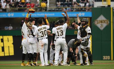 Pirates use 3-run sixth to edge Cardinals