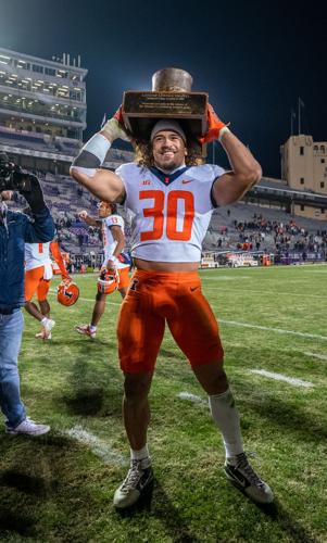 11272022-illinois-football-nw-trophy-brown.jpg