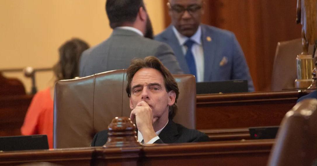 Capitol News Illinois | Sale of Illinois newspaper group puts new state law to the test