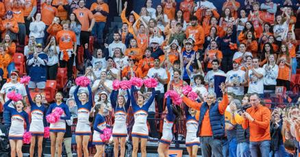 Illinois leans on experience to knock off No 1 Kansas Illinois leans on experience to knock off No 1 Kansas