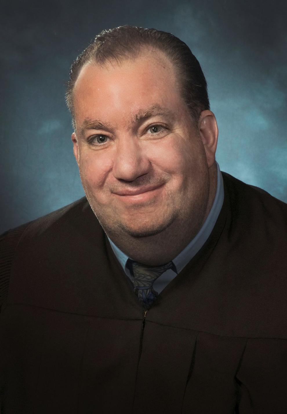Urbana federal judge will soon resume full duties after being