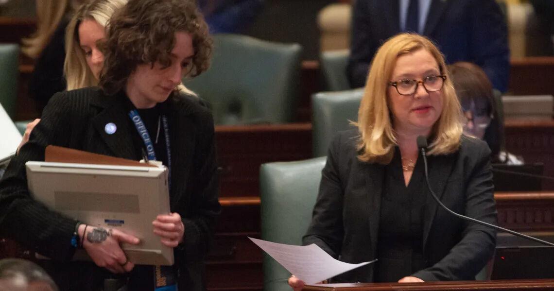 Capitol News Illinois | Illinois pursues abortion coverage for people with little or no insurance