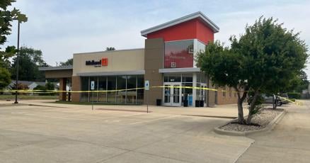 Champaign police investigating bank robbery Champaign police investigating bank robbery
