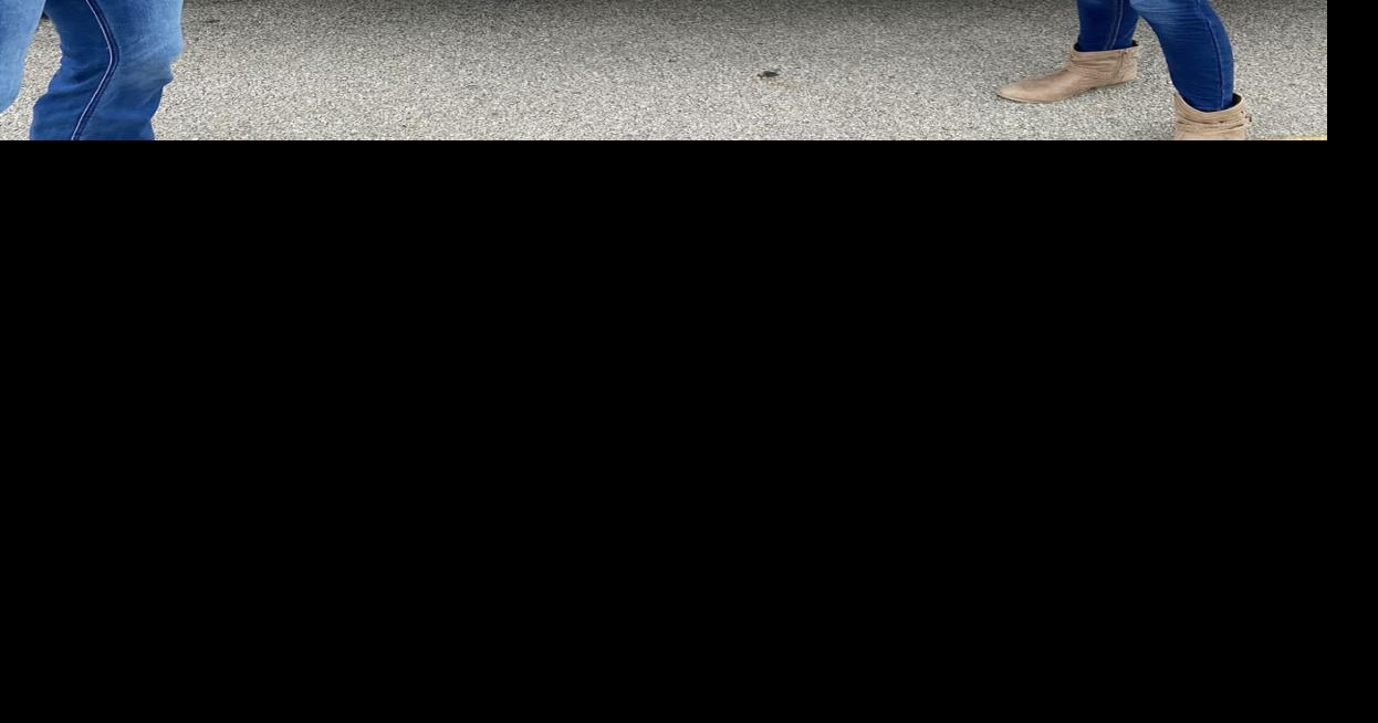 Gifford Grade School students show their appreciation to veterans Education