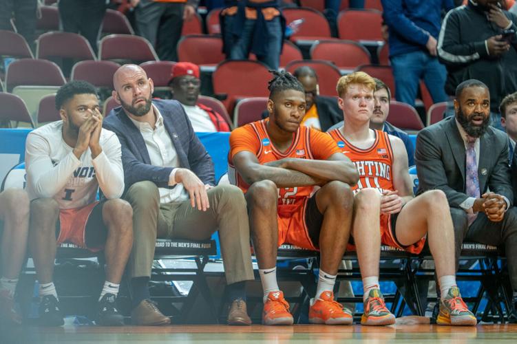 03172023-illini-mbb-Illinois-bench-2.jpg