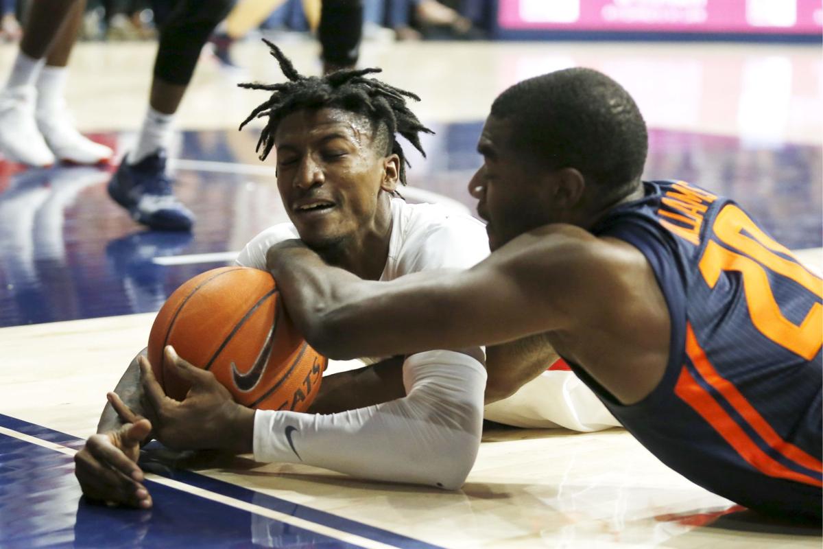 Ui Men S Basketball Vs Arizona 2019 Multimedia News Gazette Com