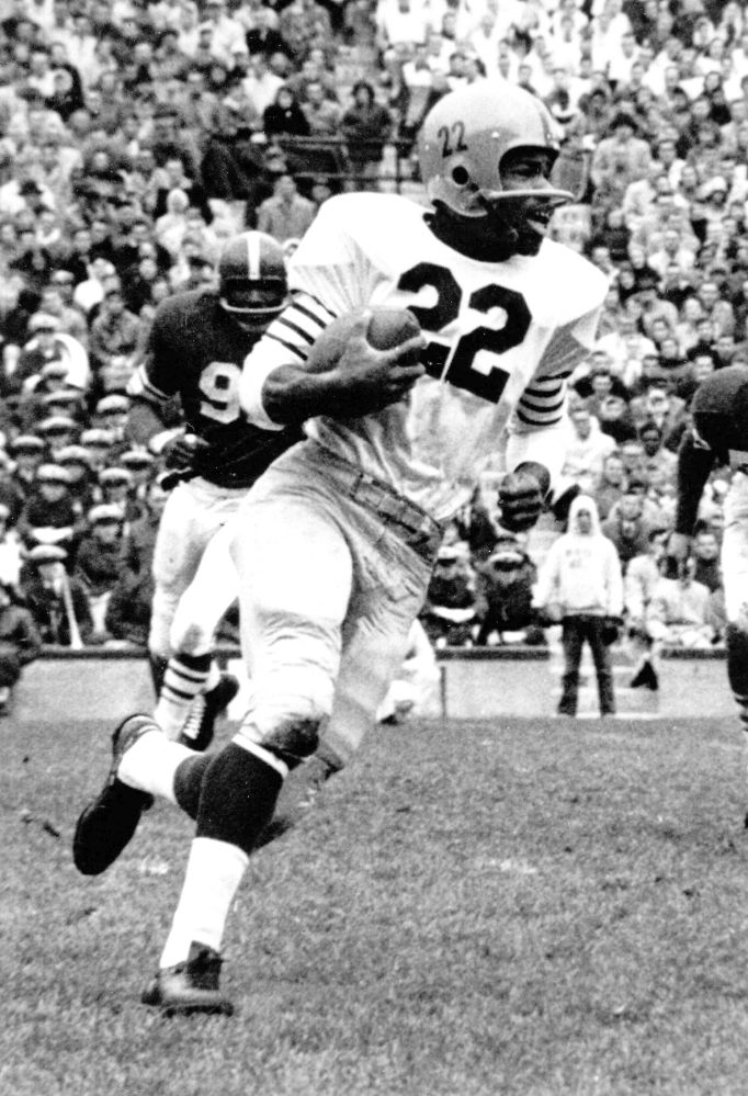 Bobby Mitchell, Hall of Famer and the Redskins' First Black Star, Dies at  84 - The New York Times