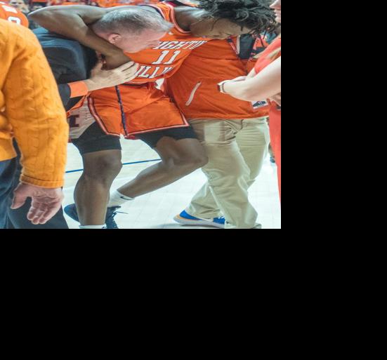 Dosunmu Suffers Apparent Injury In Illini S Loss To Spartans