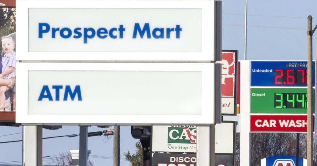 Holiday gas prices: Where to fill up for Christmas travels