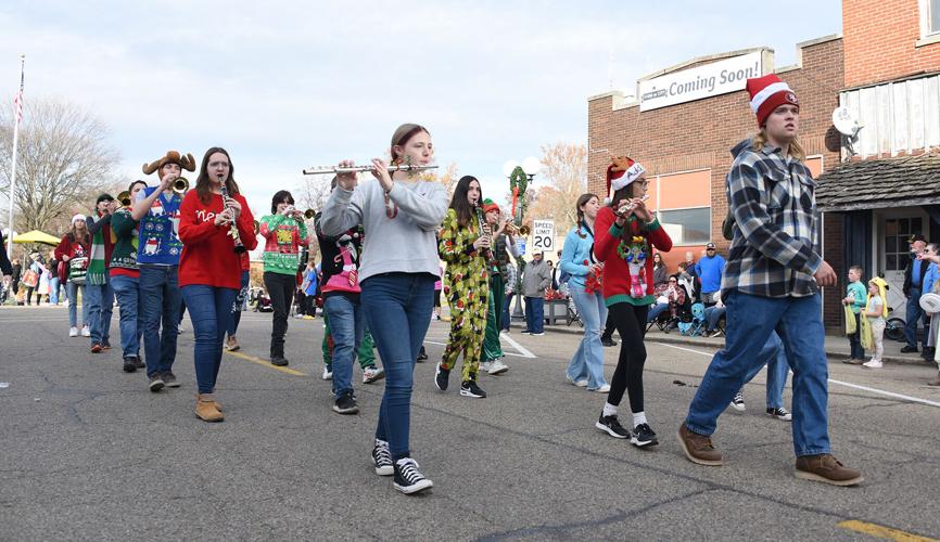 PHOTO GALLERY Scenes from Farmer City's Christmas parade News news