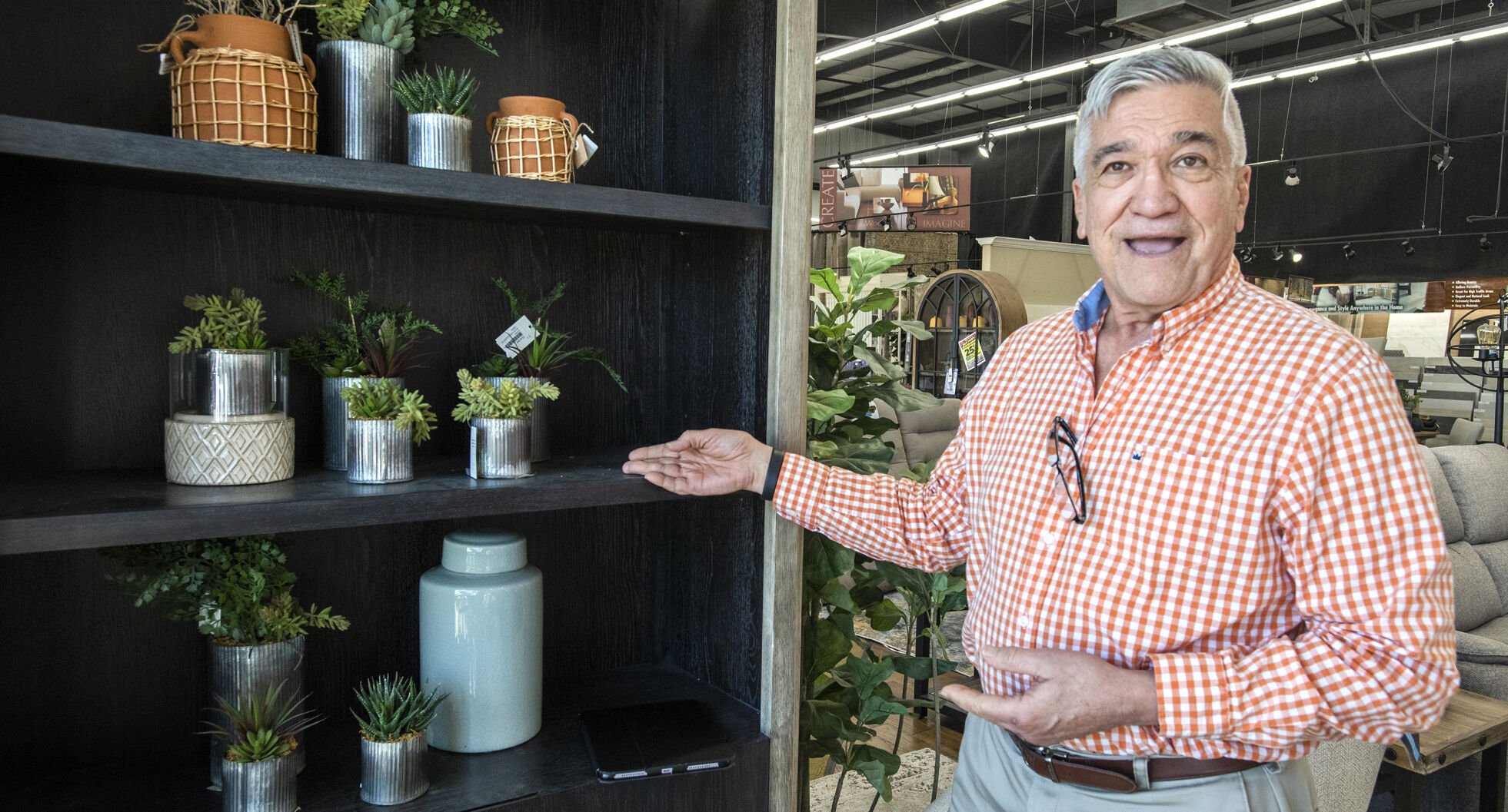 news-gazette.com - JEFF D'ALESSIO jdalessio@news-gazette.com - Beyond the Boardroom: Carpet Weaver's Michael Ujcich