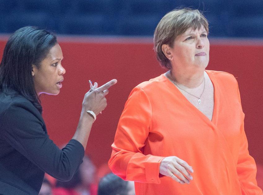 Fahey Makes Change To Coaching Staff At Illinois Womens