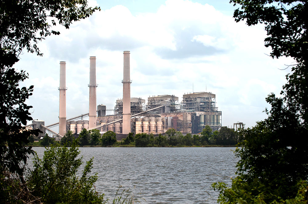 Report East Texas coal plants leaching pollutants into