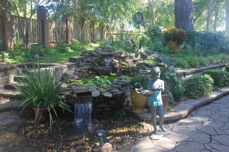 May 18 - Beautiful Shade Garden - R. Sauer.jpg