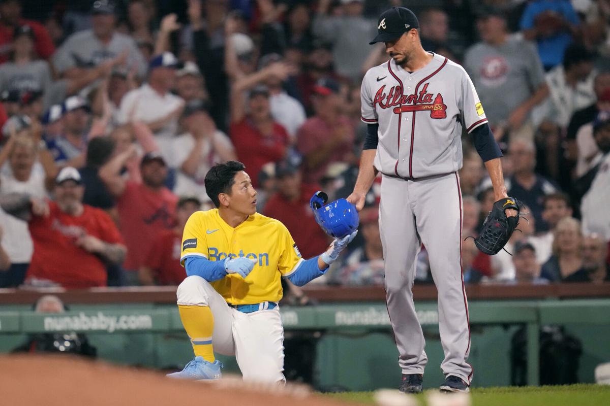 Uniforms worn for Boston Red Sox at Atlanta Braves on May 26, 2014