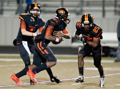Et Football Gilmer Buckeyes Rout Waco Connally 80 21 Football