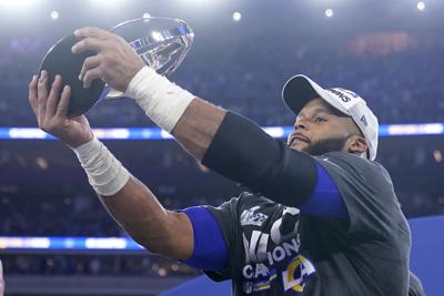 All-Pro Aaron Donald returning to LA Rams with a big raise