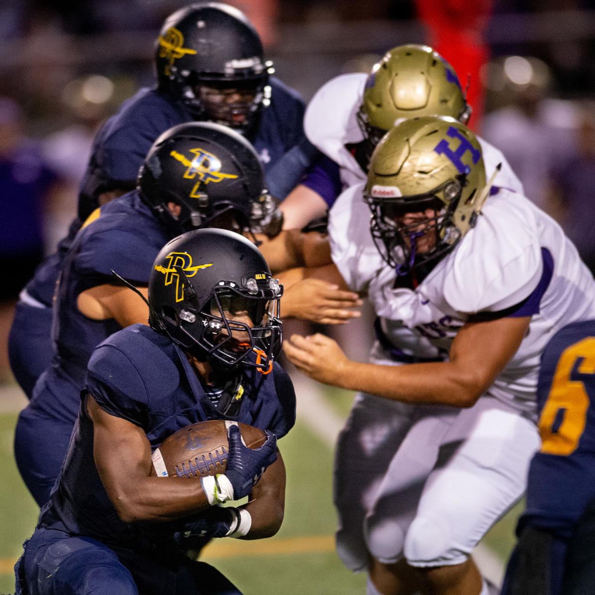 Et Football Pine Tree Rolls Past Hallsville 32 7 Etvarsity