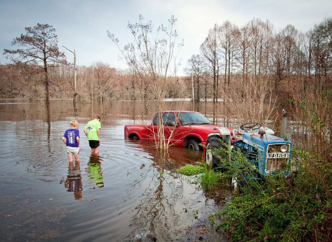 Hundreds Flee Rising Caddo Lake Residents Awed By Week S Deluge