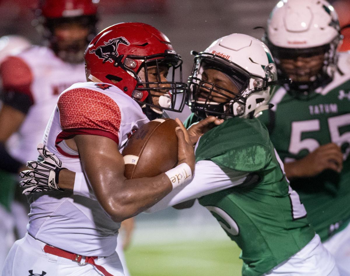 Et Football Henderson Runs By Center Tatum Thumps Hughes Springs