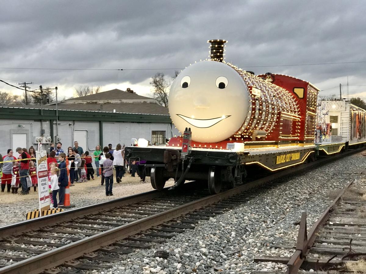Kcs Christmas Train 2022 Mexico Mo Kansas City Southern Holiday Express Train Stops In Jefferson With Santa  Onboard | Local News | News-Journal.com