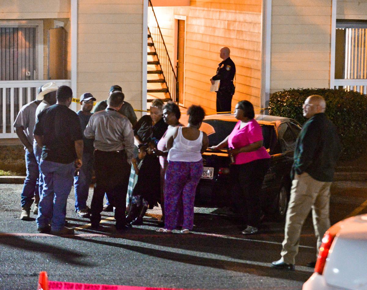 2 Dead In Shooting At Longview Apartments Police News Journalcom
