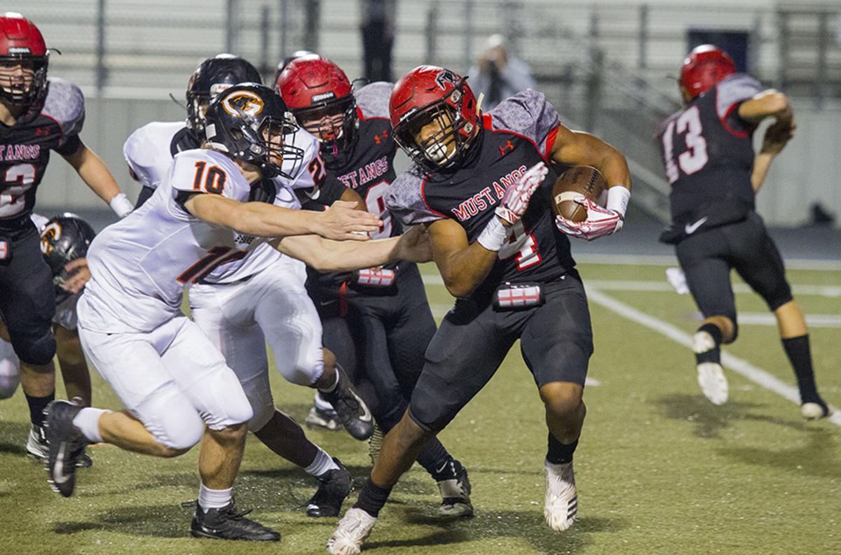 Et Football Mustangs Bolden Signs With Mcpherson Etvarsity