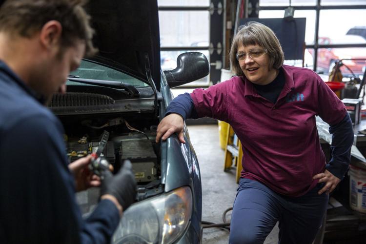 Minnesota social worker tries auto repair to tackle poverty, Lifestyle