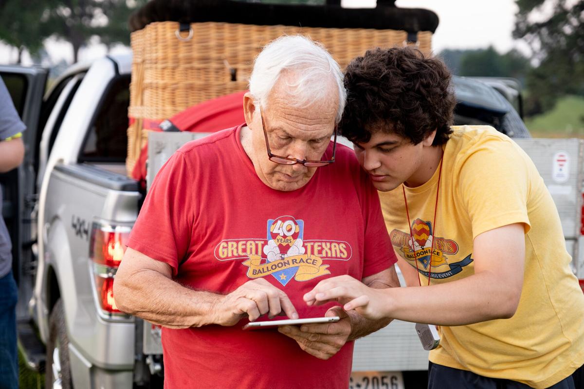 Young Guns Competition Nurtures Love Of Hot Air Ballooning In Budding Pilots Local News News Journal Com