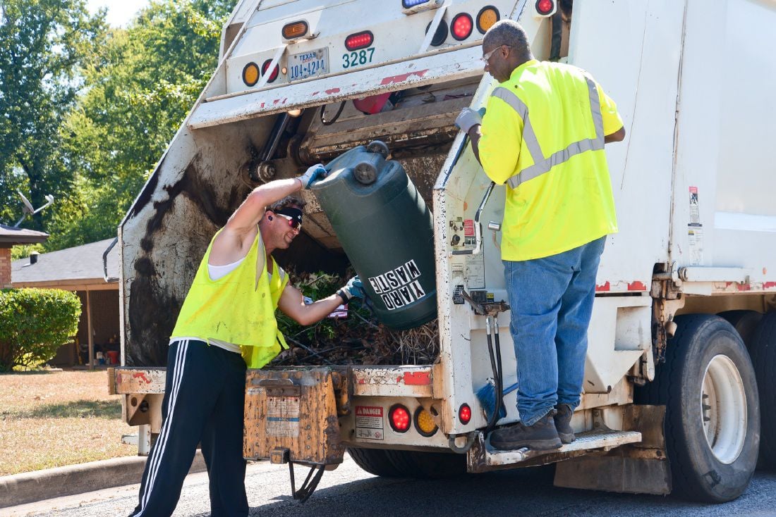 New Longview sanitation pickup rules roll out with just a few problems ...