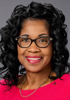 ӽ紫ý Digest: Texas Bank and Trust names employee of year
