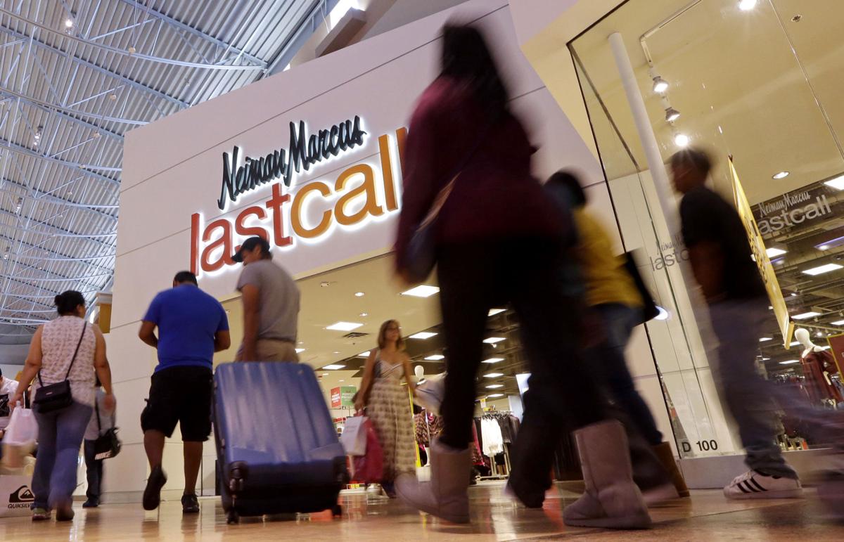 Luxury retailer Neiman Marcus reports decline in both sales and profit