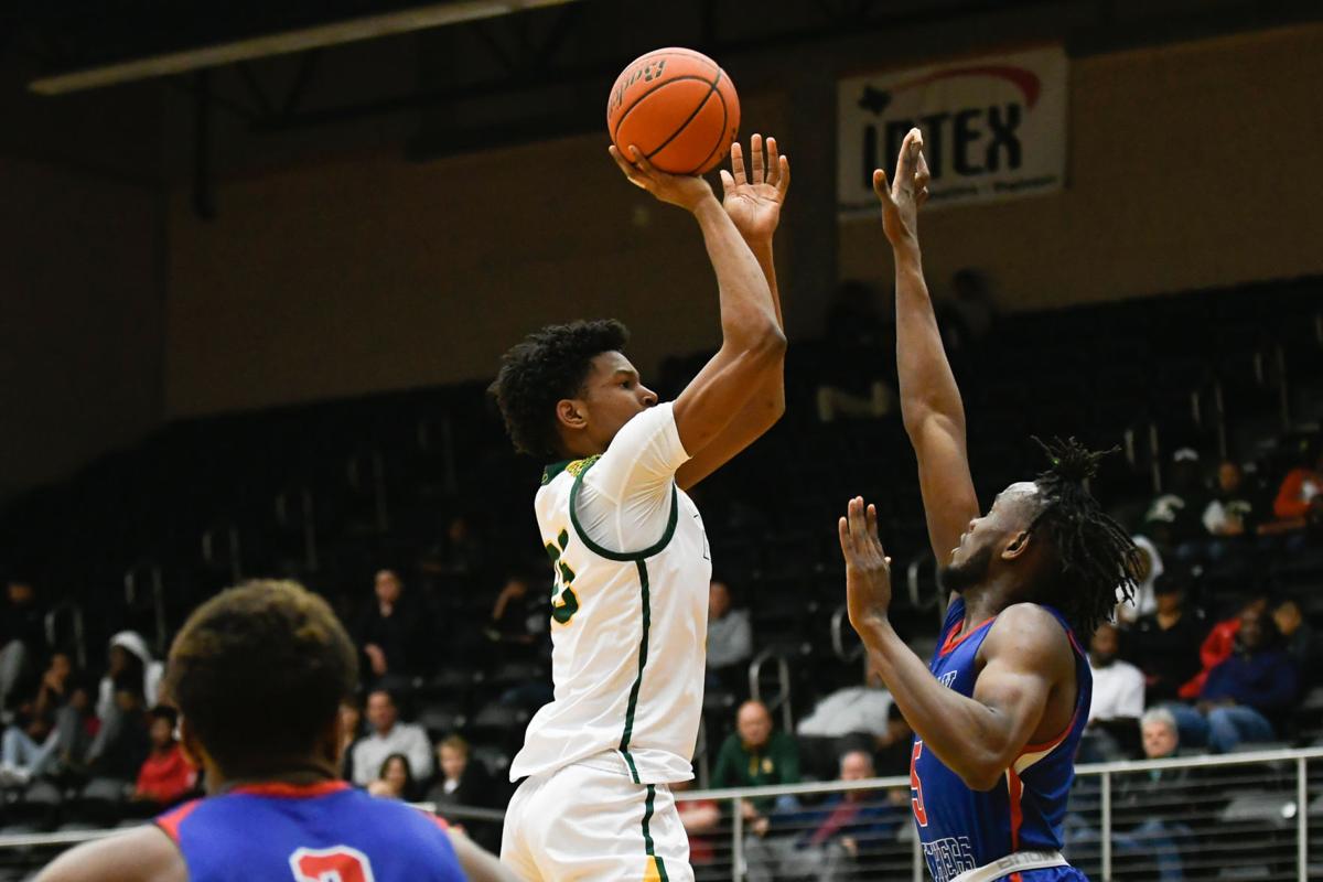 Et Basketball Henry Hale Lead Lobo Selection On 11 6a Team