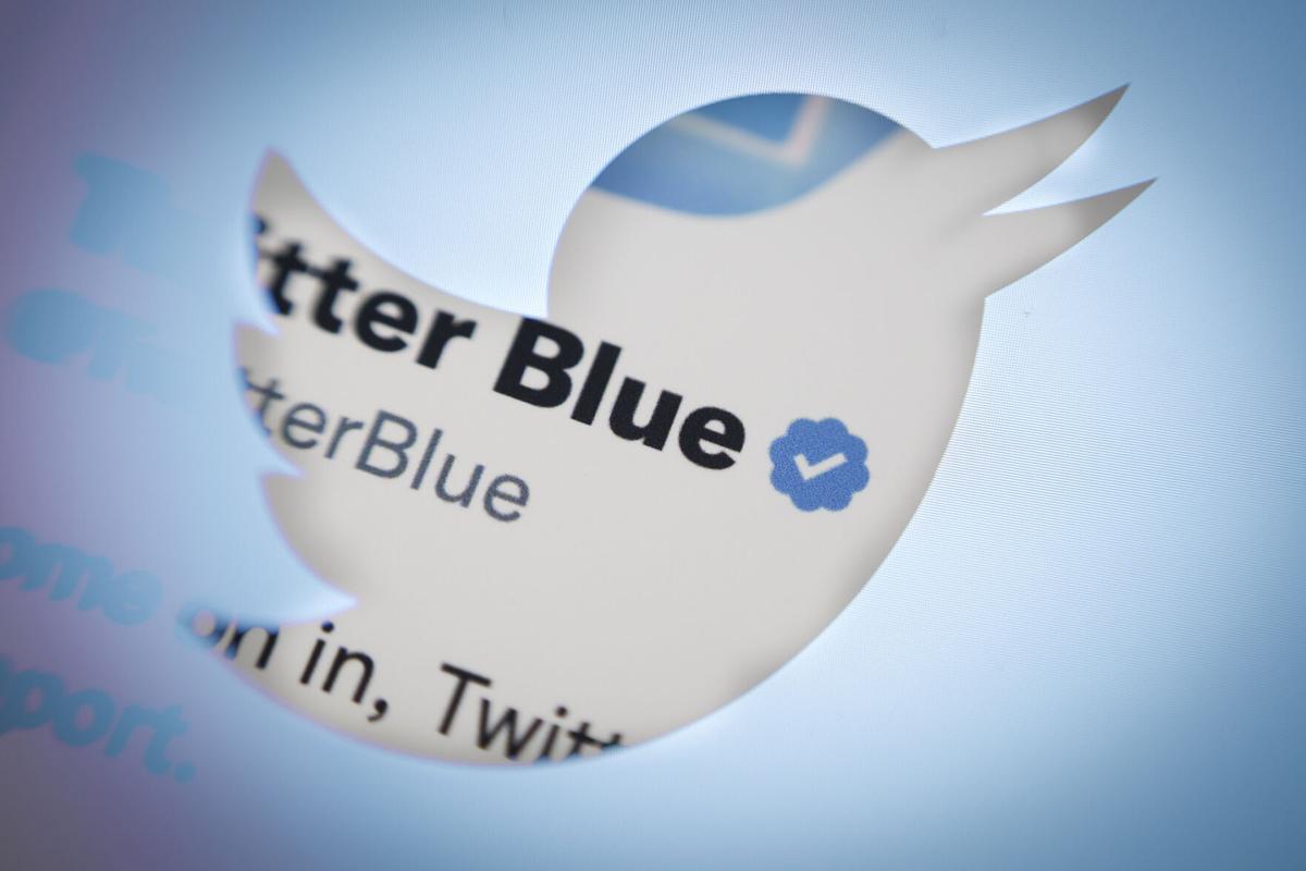 Twitter's legacy check mark removal hits celebrities, reporters and even  the pope