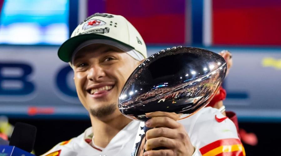 Chiefs Restructure Patrick Mahomes’s Contract to Create Cap Space