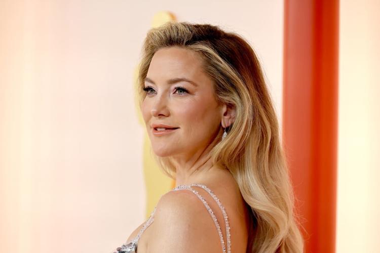 Kate Hudson Stuns in Plunging Barbiecore Gown With '80s Twist
