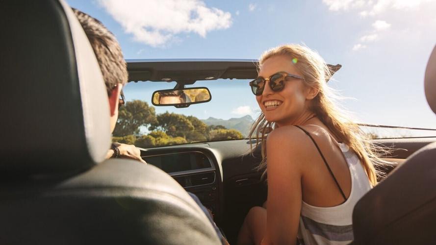 summer-roadptrip-couple (1)