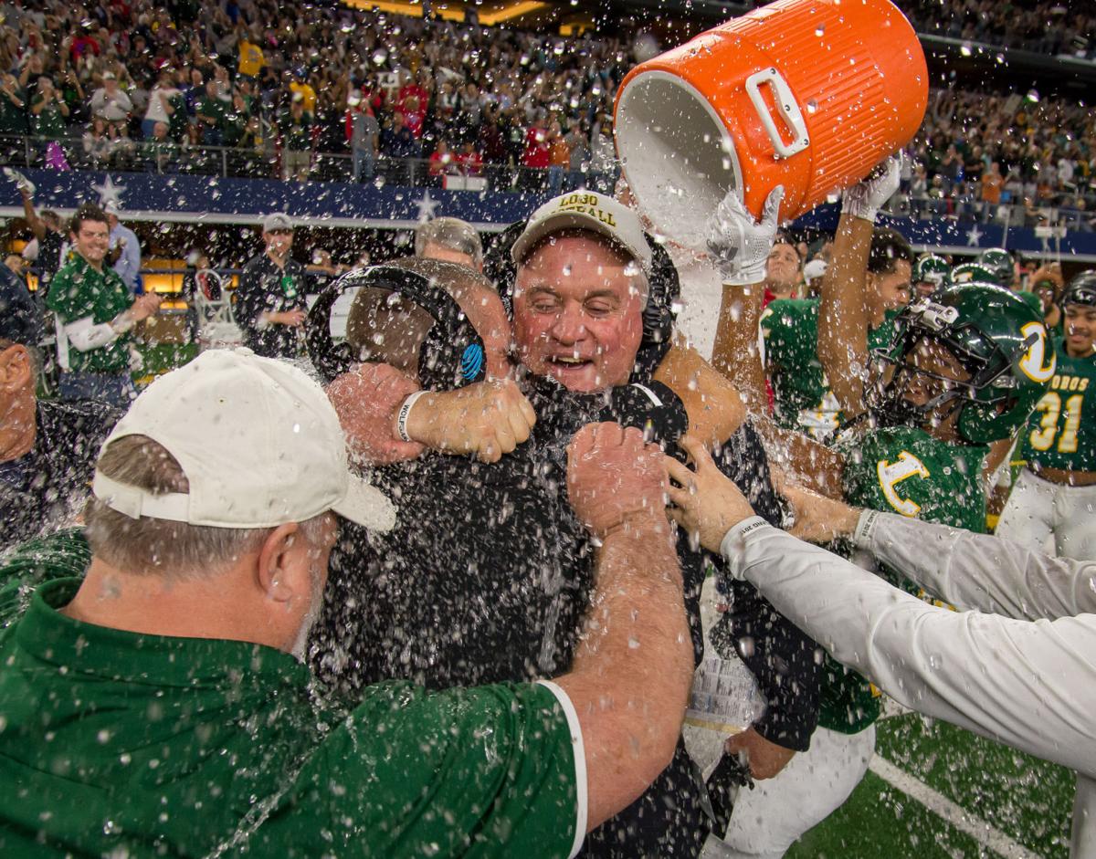 State Champions Lobos Grab State Championship With 35 34 Win Over