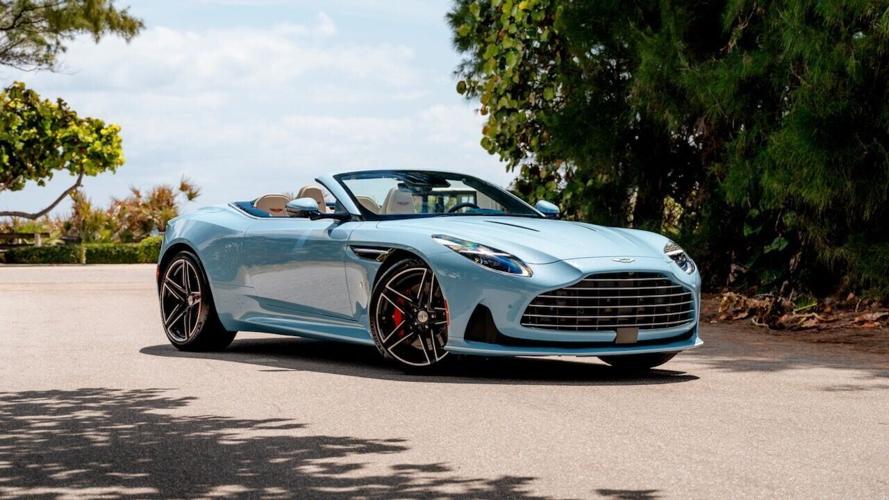 Aston Martin DB12 Volante Palm Beach Edition