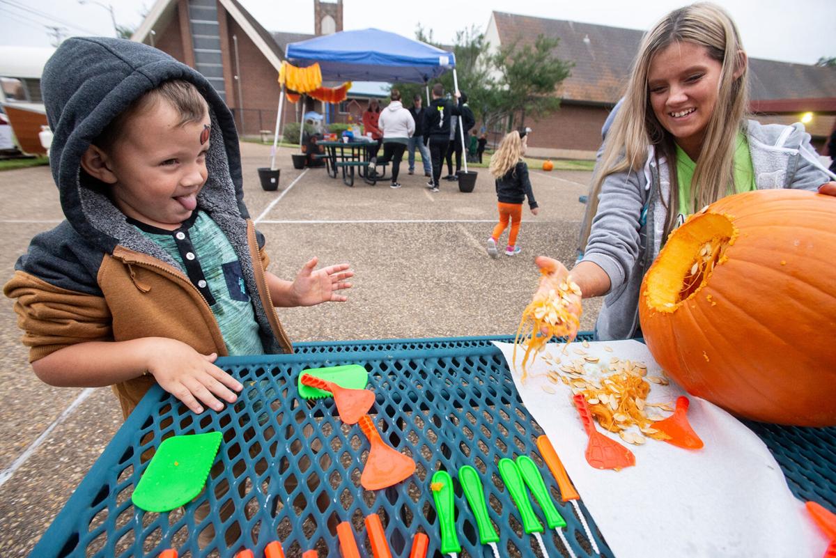 Photos St Luke S Pumpkin Carving Contest And Glow In Kilgore Local News News Journal Com