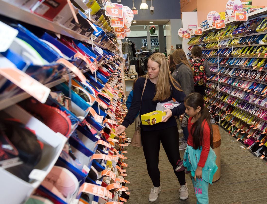 Payless ShoeSource to shutter all 