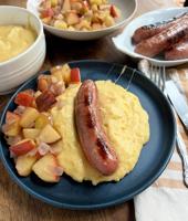 Quick meal: Chicken and apple sausage with cheesy grits