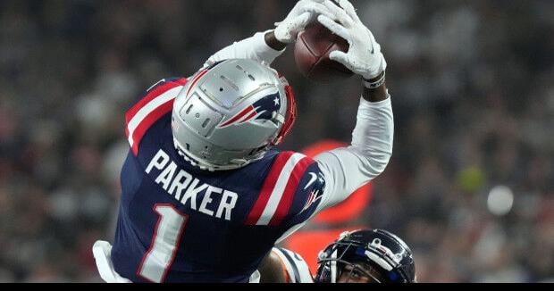 Patriots acquire WR DeVante Parker in trade with Miami Dolphins