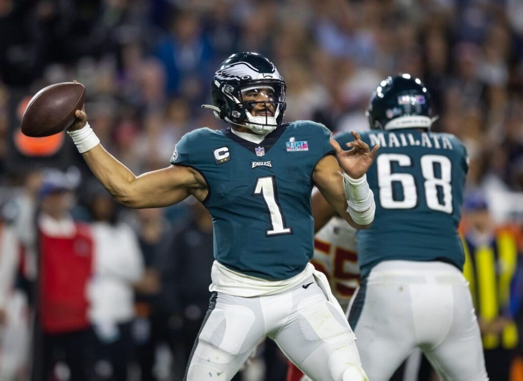 NFL Trade Rumors: Philadelphia Eagles could acquire Deshaun Watson for  Jalen Hurts and draft picks