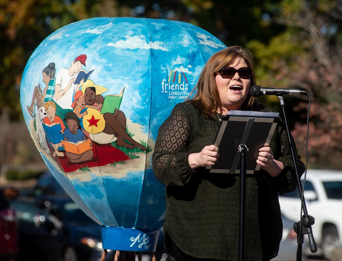 Longview Public Library Balloon Sculpture