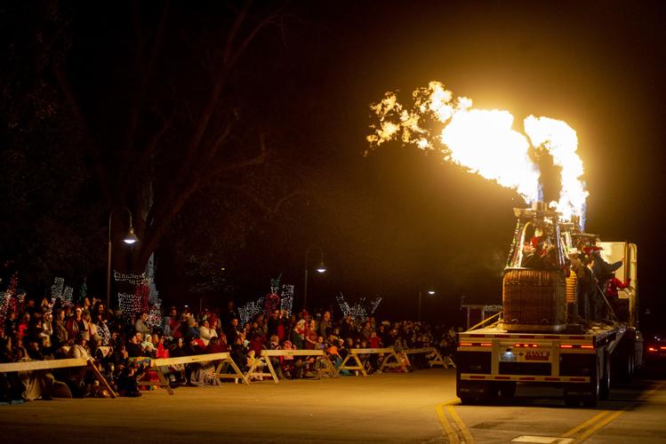 Longview Ambucs' Christmas parade attracts hundreds to downtown Local