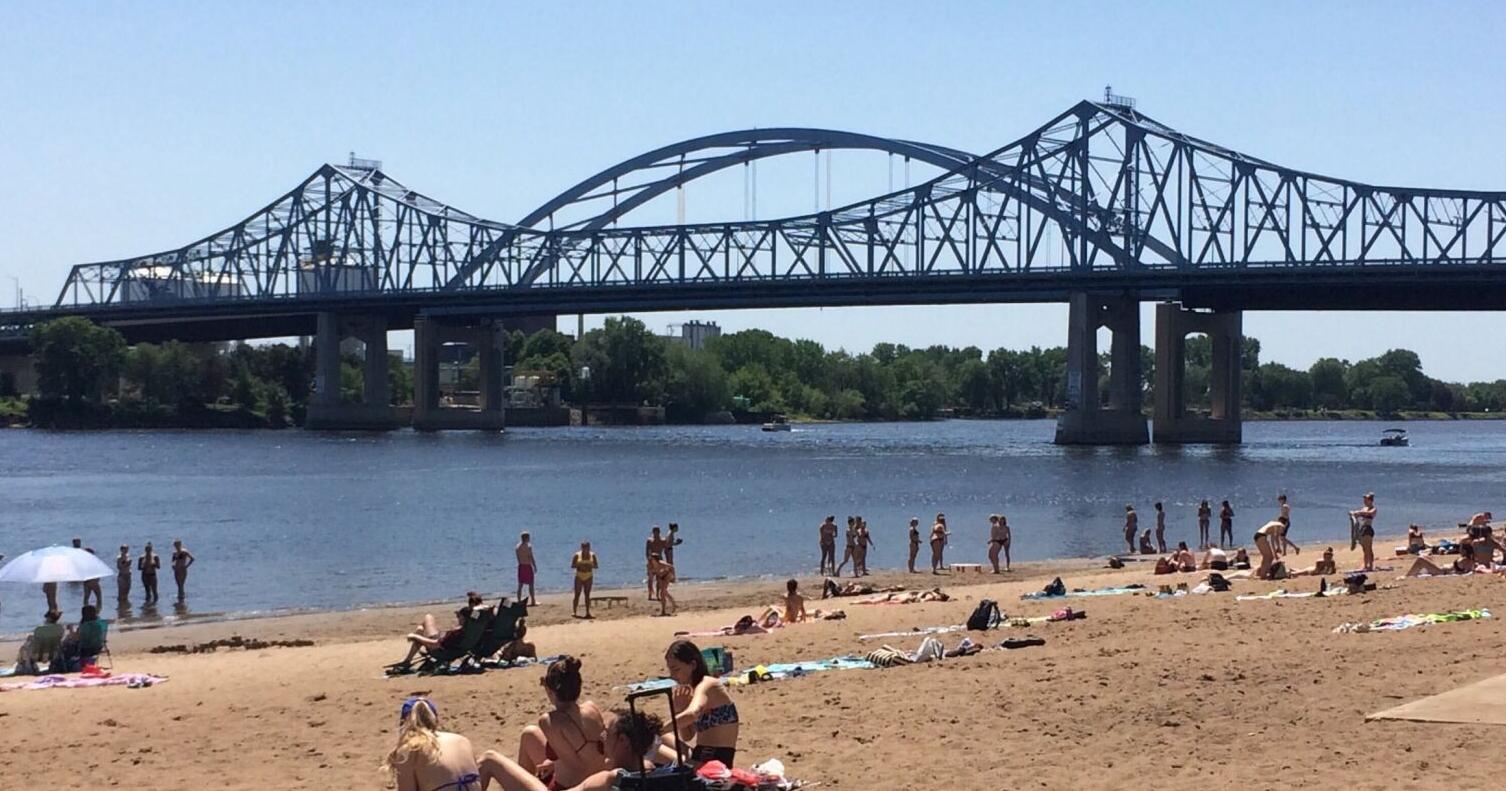 Warning signs removed as E. coli counts decrease in county beaches - Vimarsana News