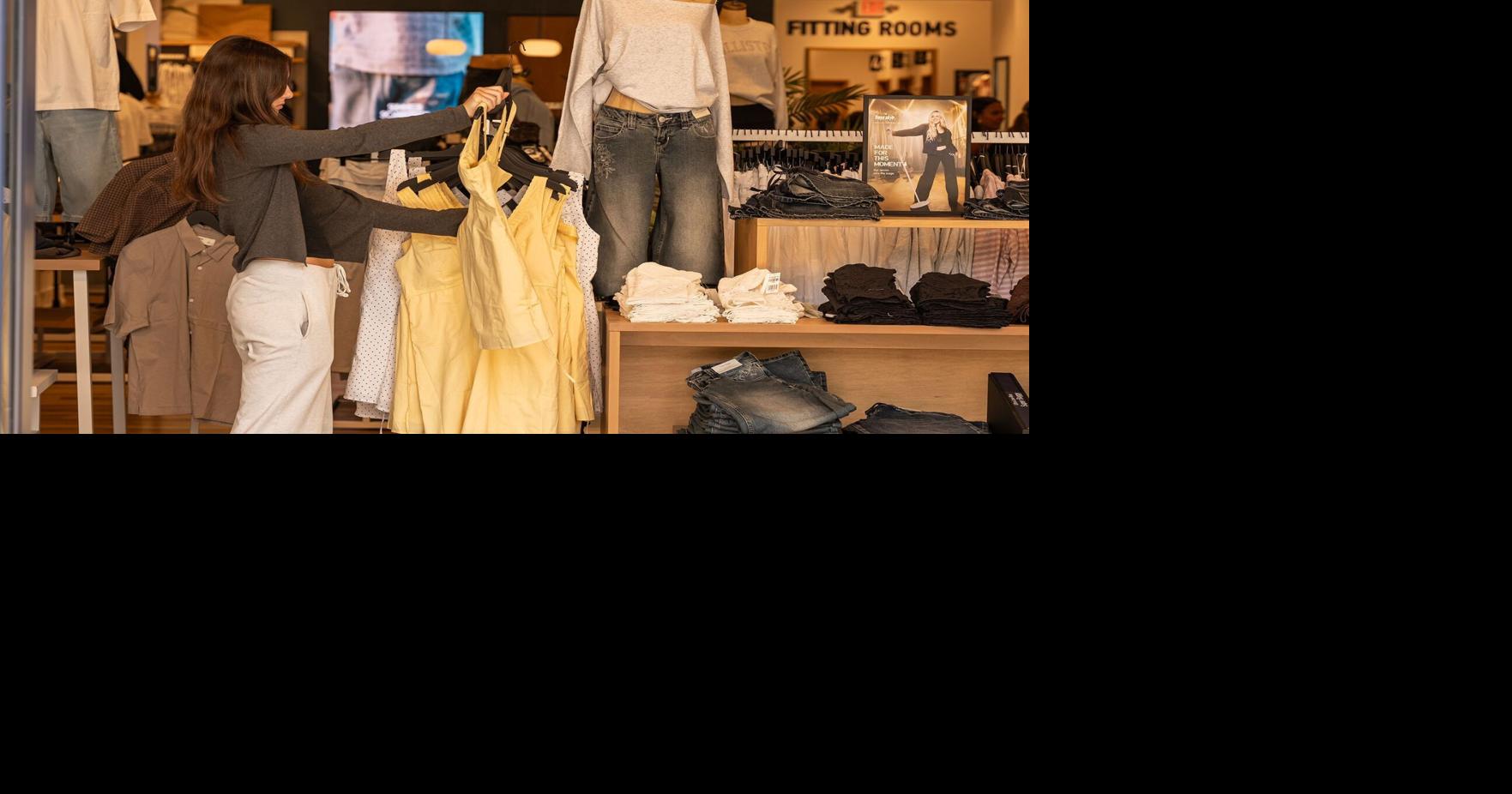 US consumers cut retail spending sharply in July By Bryan Mena, CNN Aug 14, 2026 Aug 14, 2026 Updated 19 mins ago