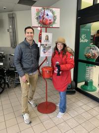 Riverfest honors Linda Lyche by ringing bells for the Salvation Army of Crosse County | La Crosse | news8000.com